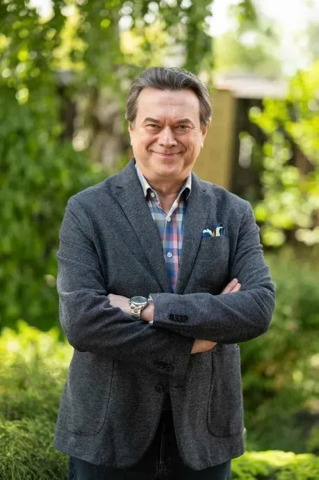 Остап Ступка